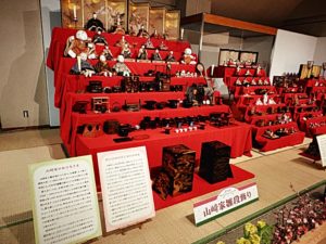 中野区立歴史民俗資料館にて、ひなまつり展示。手前は「山崎家」のおひなさま(この資料館は山崎家の跡地をそのまま譲り受けていえう)